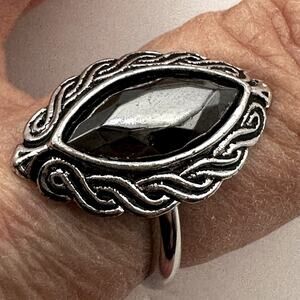 Avon Vintage Hematite Marquise Stone Celtic Twist Ring Silvertone faceted Sz 7.5